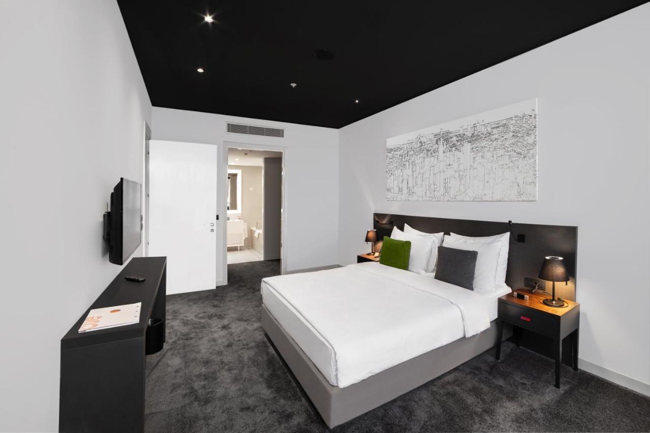 Crowne Plaza By Ihg Отель 4*