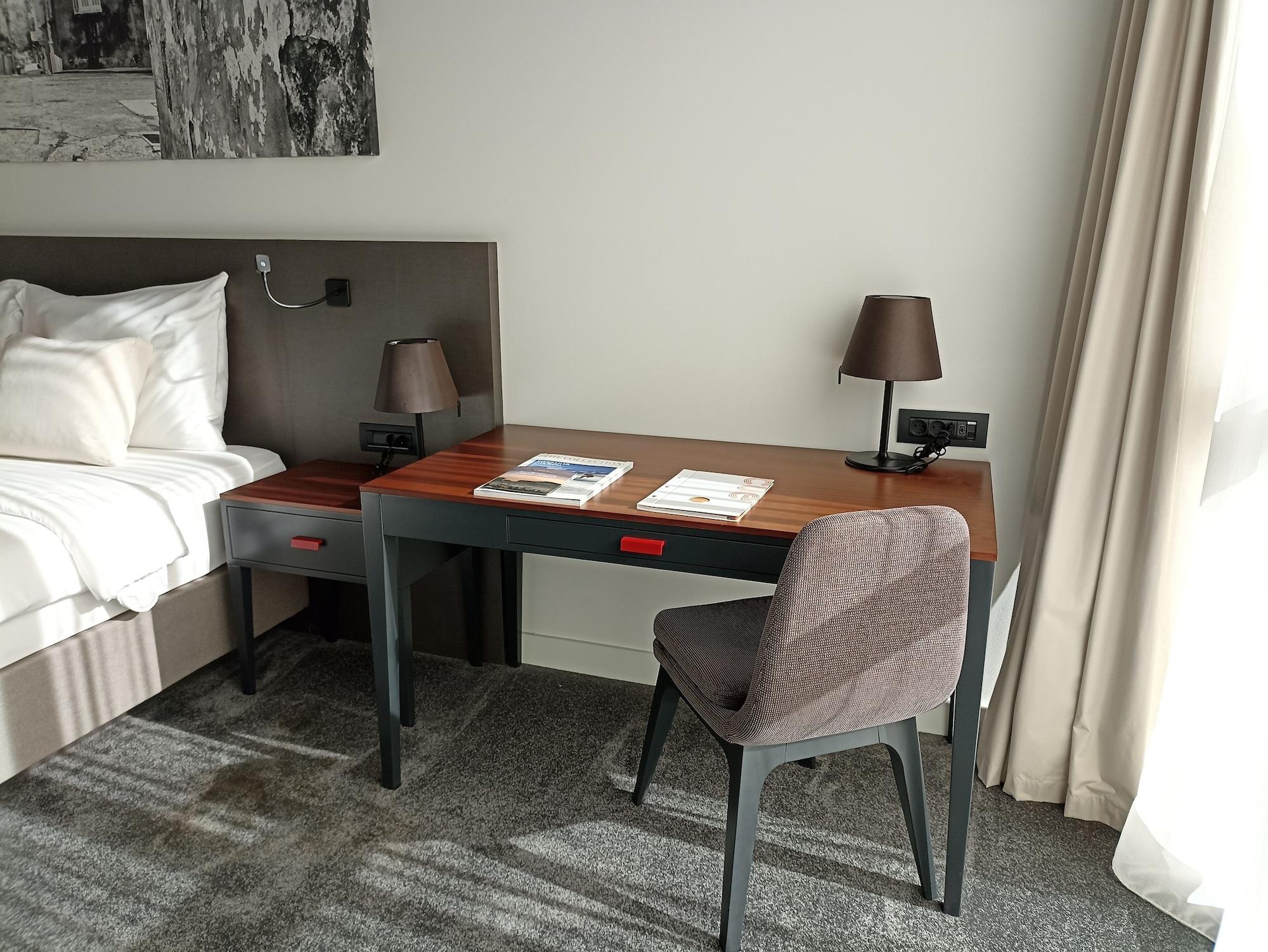 Crowne Plaza By Ihg Отель Подгорица