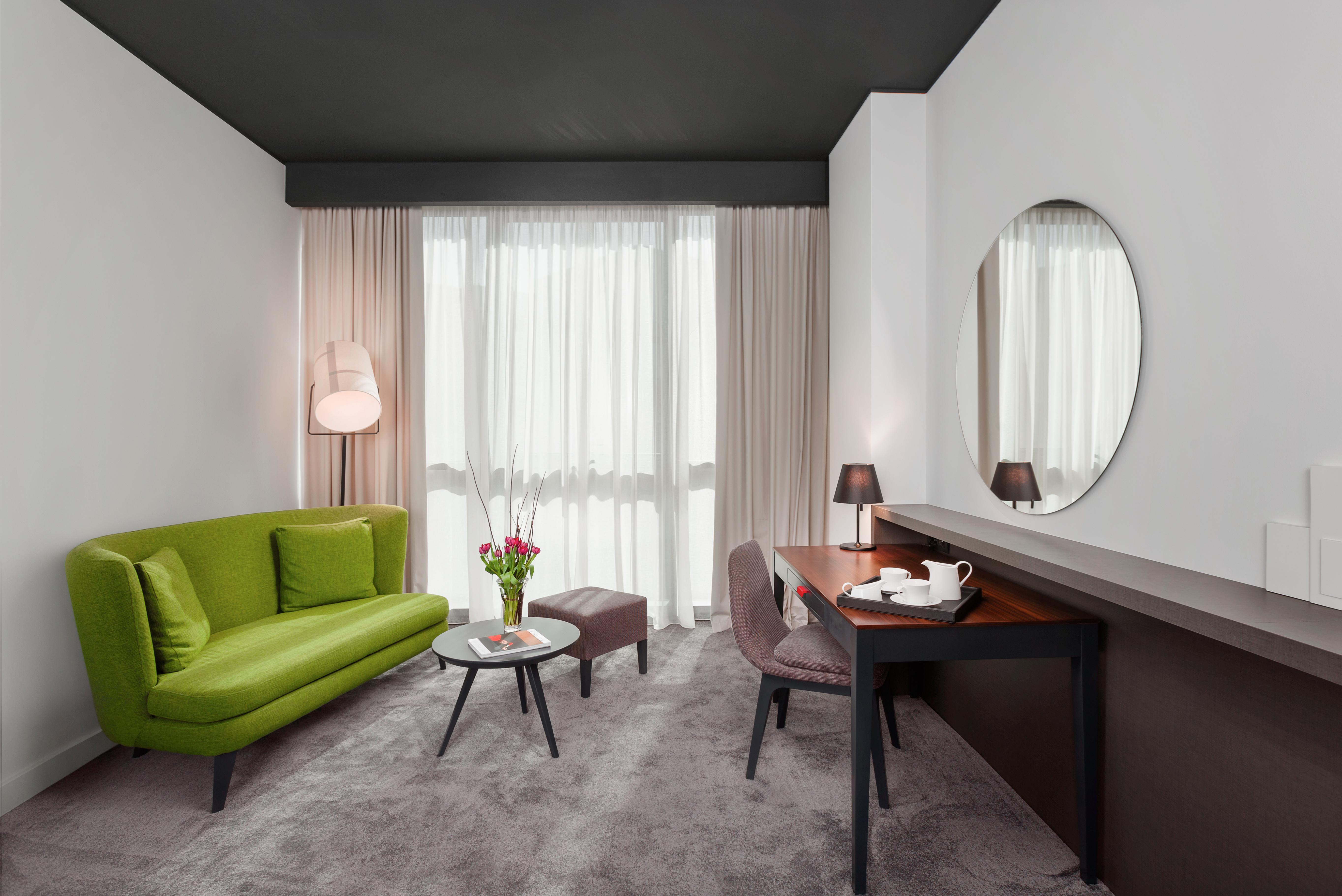 Отель Crowne Plaza By Ihg Подгорица
