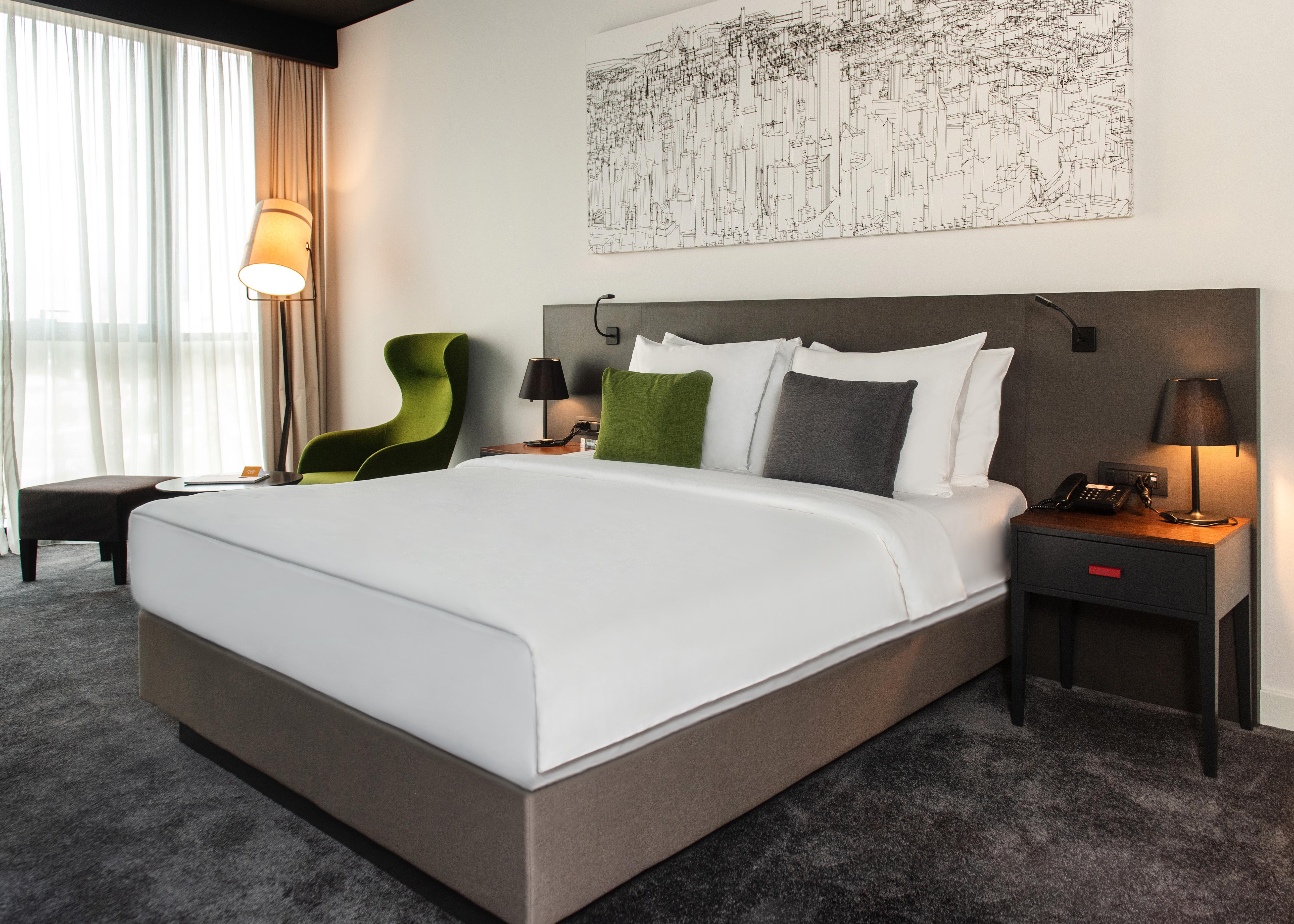 Crowne Plaza By Ihg 4*