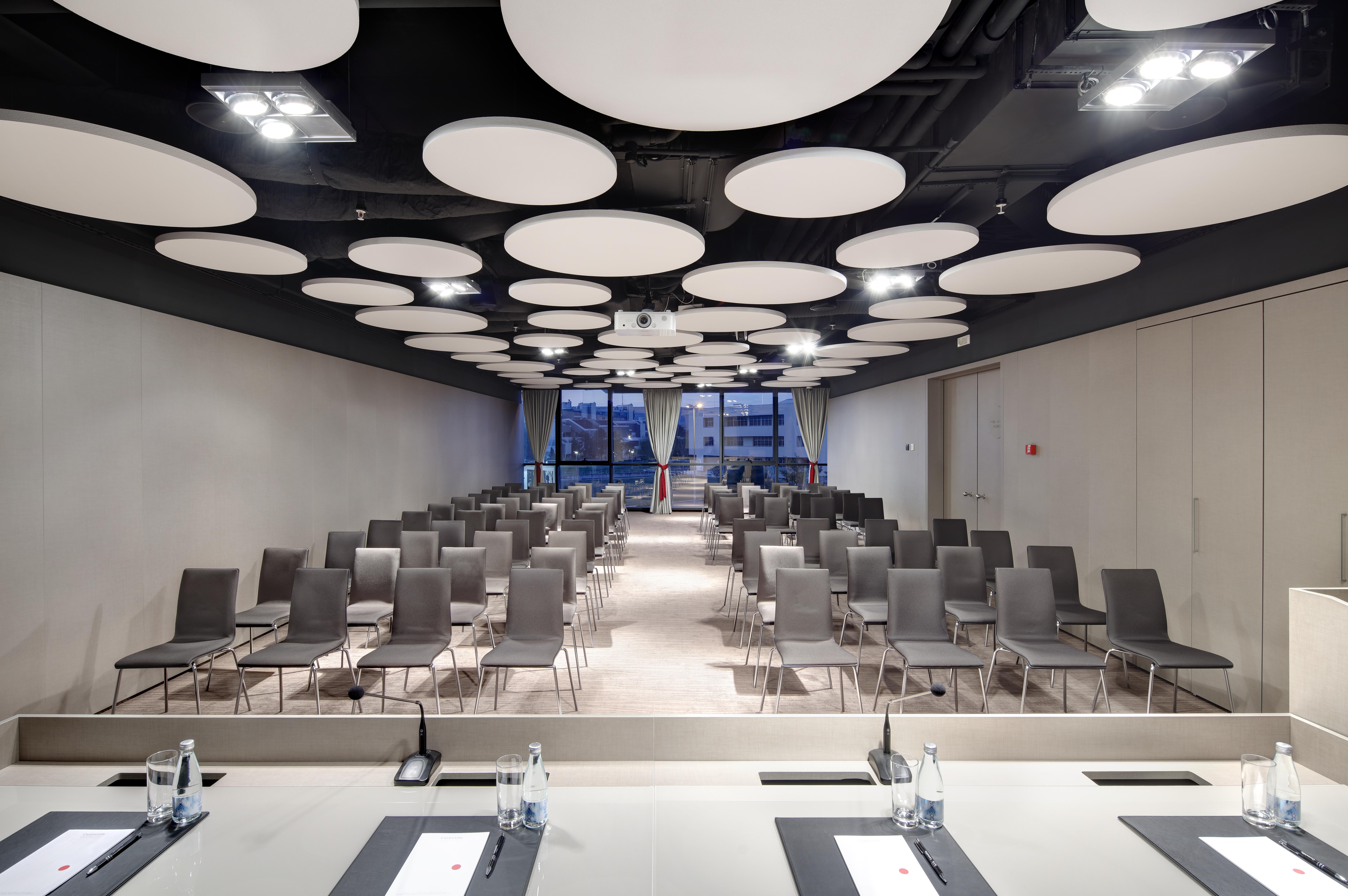 Crowne Plaza By Ihg Отель Подгорица