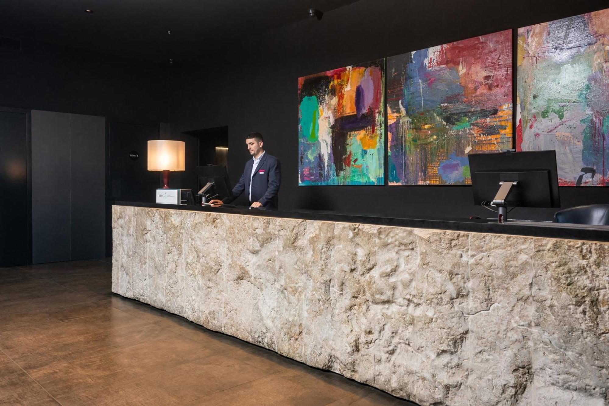 Crowne Plaza By Ihg Отель Подгорица