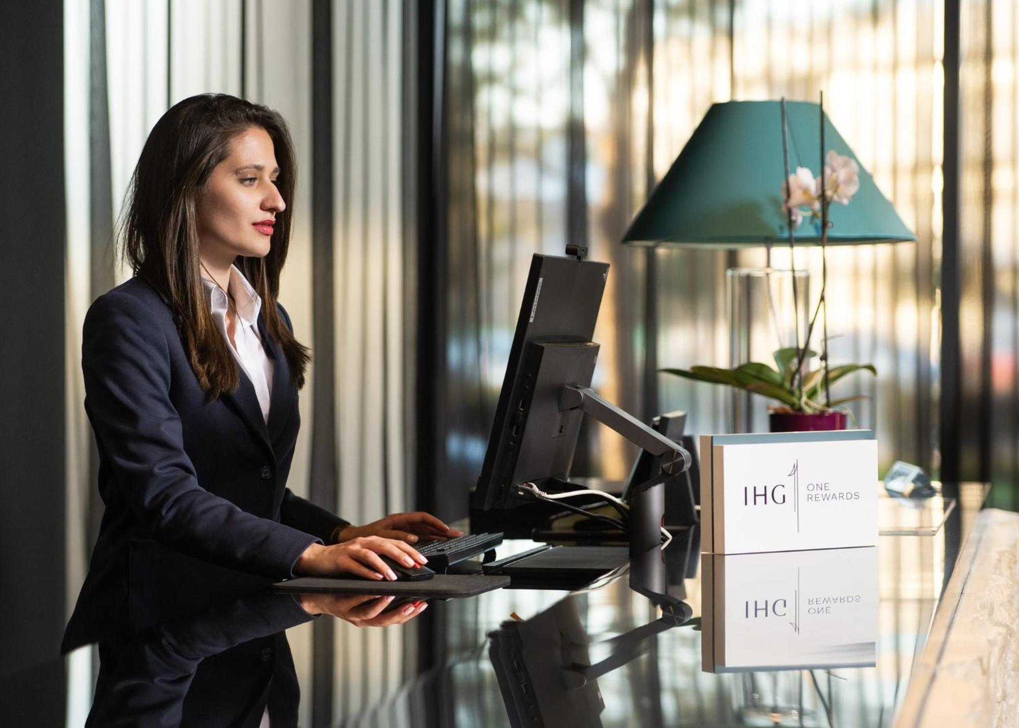 Crowne Plaza By Ihg Подгорица