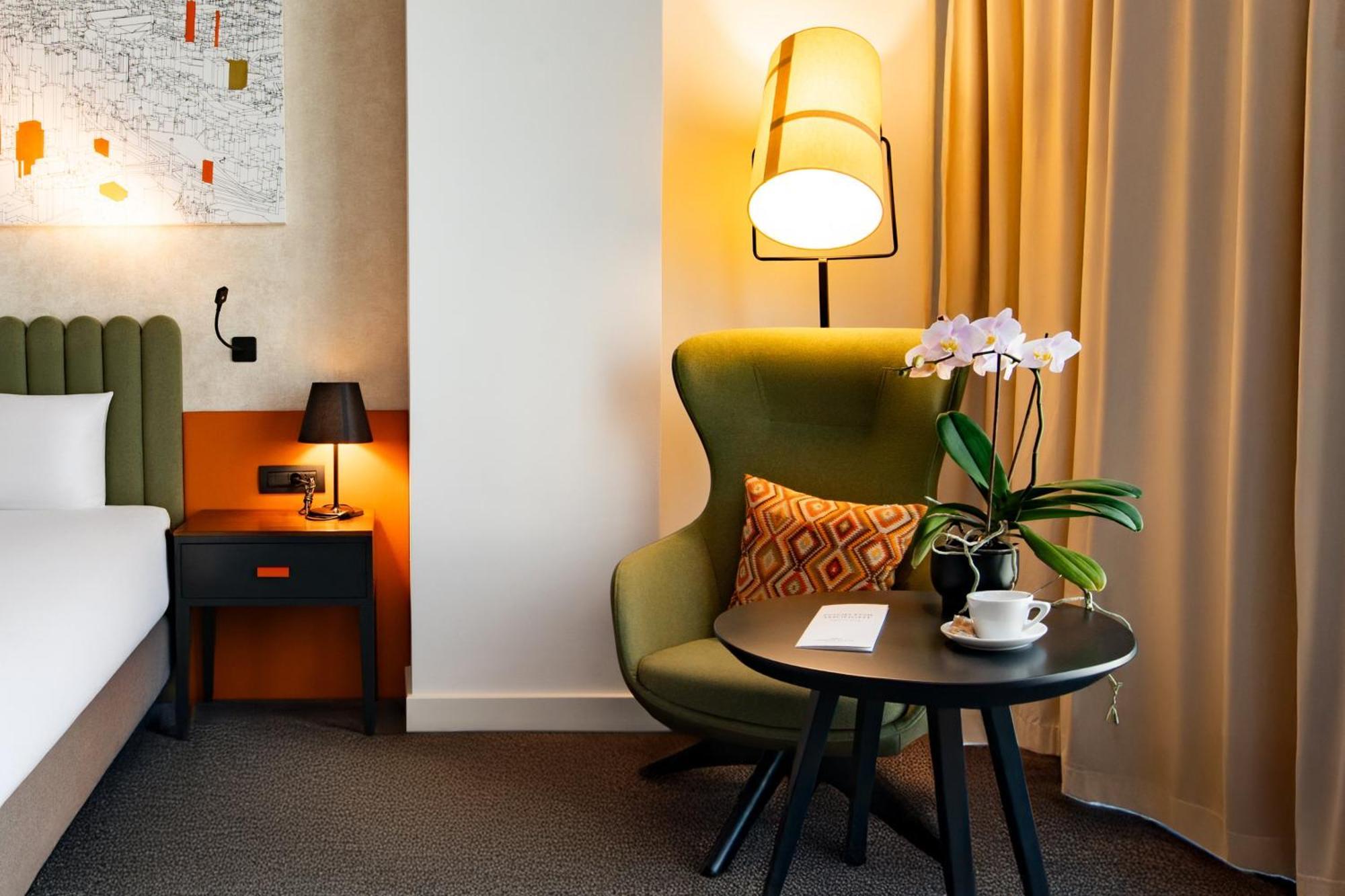Отель Crowne Plaza By Ihg Подгорица